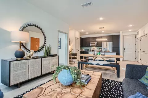 91 Jensen Dr #3334, Houston, TX 77020