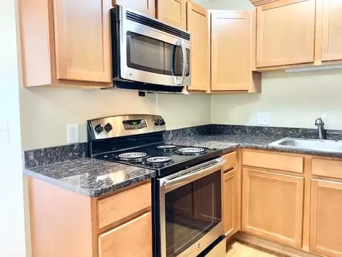 2400 Parmenter Blvd #6-203, Royal Oak, MI 48073