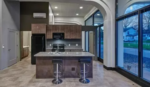 1606 Brady St #1-305, Davenport, IA 52803