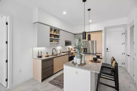 17071 W Dixie Hwy #653, North Miami Beach, FL 33160