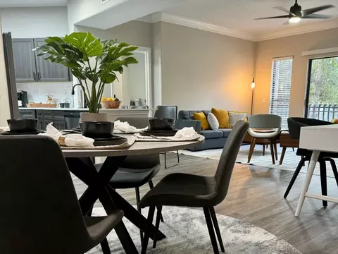 2345 Sage Rd #364, Houston, TX 77056