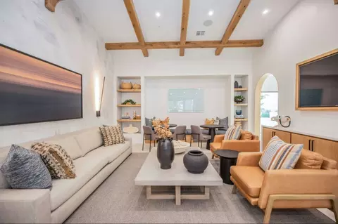 725 N Dobson Rd #112, Chandler, AZ 85224