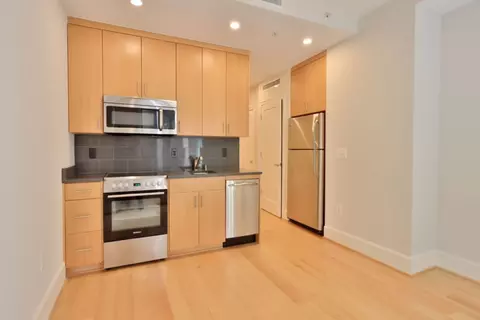 1355 17th St NW #702, Washington, DC 20036