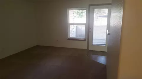 838 SE Cochran Dr #303, Gresham, OR 97080 photo 2