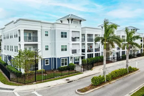 360 11th St E #2303, Bradenton, FL 34208