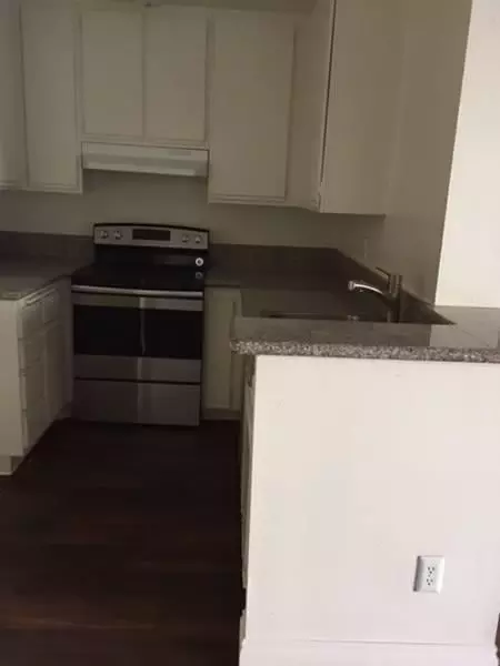 1444 N Poinsettia Pl #105, Los Angeles, CA 90046