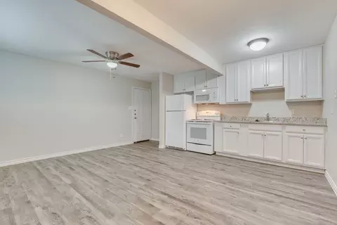 507 N Oak St #204, Arlington, TX 76011