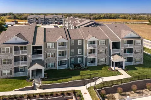 2500 Hawk Ridge Trail Ct #4210, Lake Saint Louis, MO 63367