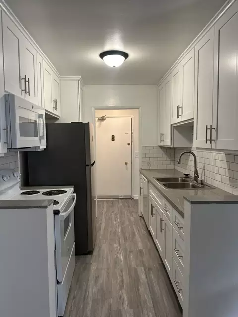 14333 Addison St #212, Los Angeles, CA 91423