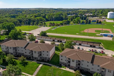 1712 4th Ave #1712-302, Plattsmouth, NE 68048