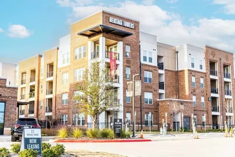 1600 N Summit Ave #2302, Lewisville, TX 75077