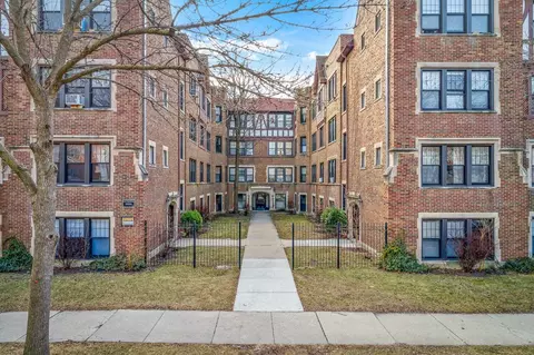 2613 W Berwyn Ave #2617-3B, Chicago, IL 60625