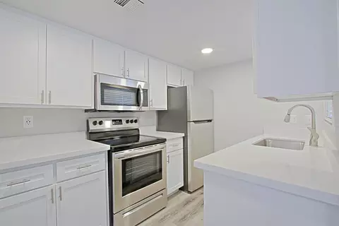 130 N 56th St #305, Mesa, AZ 85205
