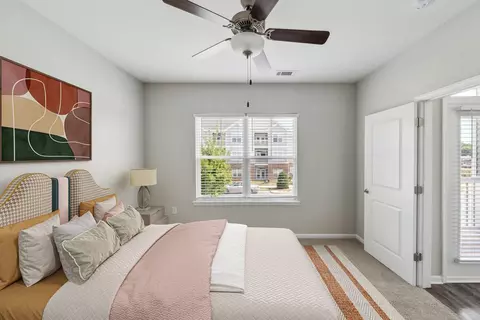 1042 N Main St #203, Mooresville, NC 28115