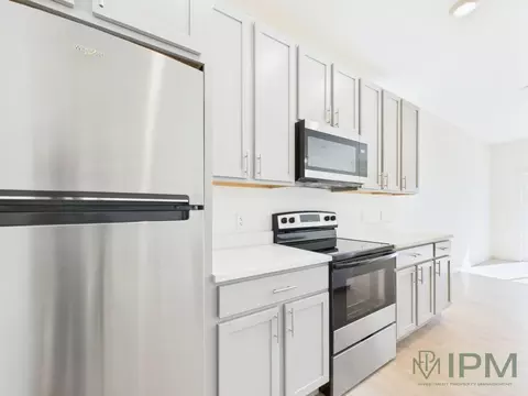 98 E Penn Dr, Enola, PA 17025
