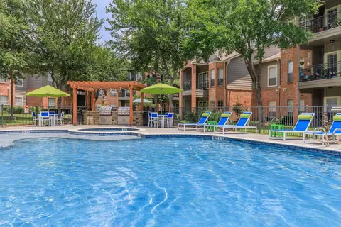 1011 Village Square Dr #825, Tomball, TX 77375