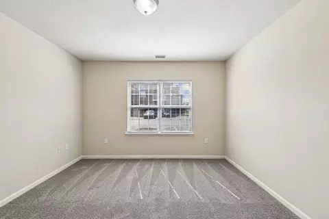 9606 Clubview Dr #9502202M, Louisville, KY 40291