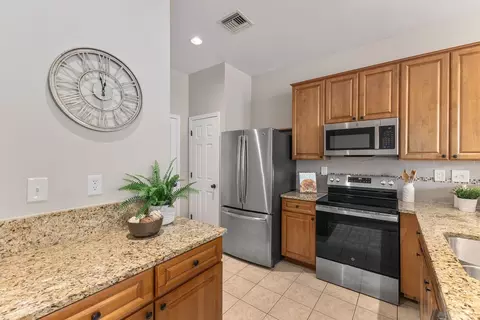 224 E 8th St #1002, Cincinnati, OH 45202