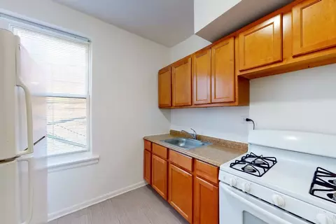 925 E 46th St #929-G, Chicago, IL 60653