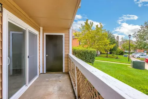 3340 Hampton Point Dr #M, Silver Spring, MD 20904