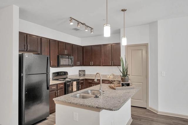 3700 W Tecumseh Rd #3-3305, Norman, OK 73072