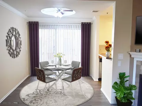 21045 Vanowen St #205, Los Angeles, CA 91303