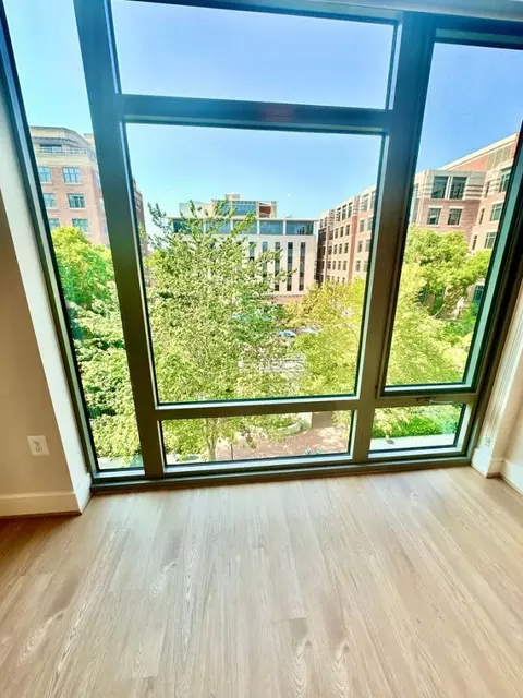 1355 17th St NW #302, Washington, DC 20036