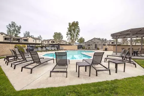 3030 W Acacia Ave #V202, Hemet, CA 92545