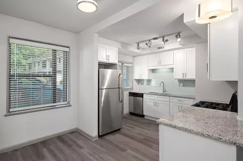 177 Colonial Homes Cir #25-208N, Atlanta, GA 30309