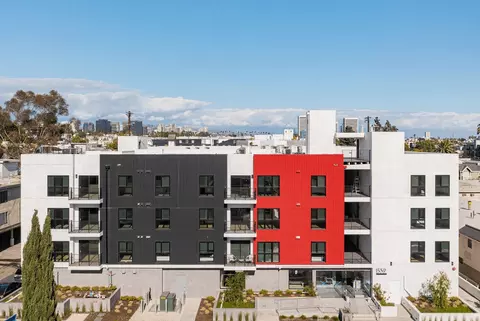 1532 Brockton Ave #406, Los Angeles, CA 90025