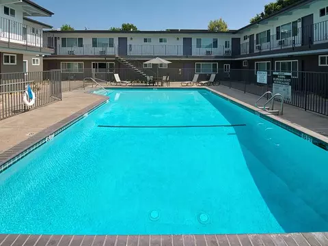 1731 Rogers Pl #V, Burbank, CA 91504