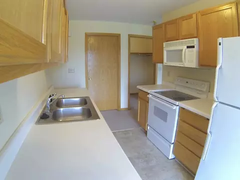 2549 Cornelia Trl #2549-F, Woodbury, MN 55125
