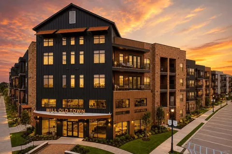 535 S Mill St #1321, Lewisville, TX 75057