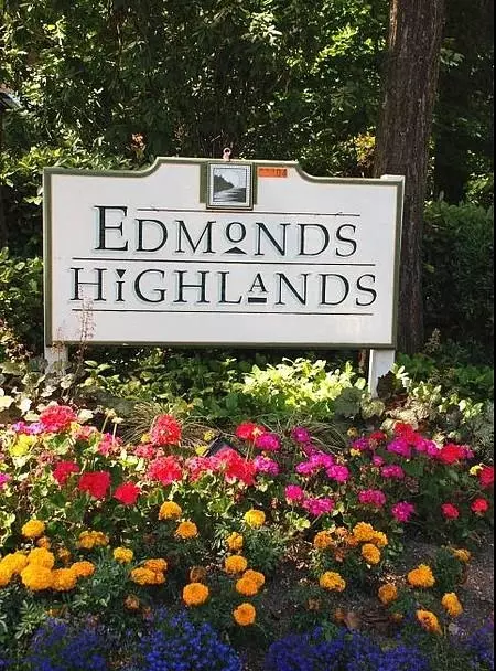 23326 Edmonds Way #A304, Edmonds, WA 98026