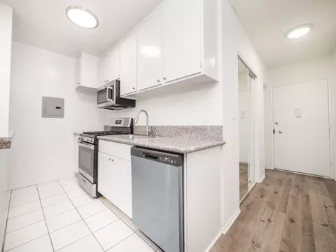 15925 Victory Blvd UNIT 217, Los Angeles, CA 91406