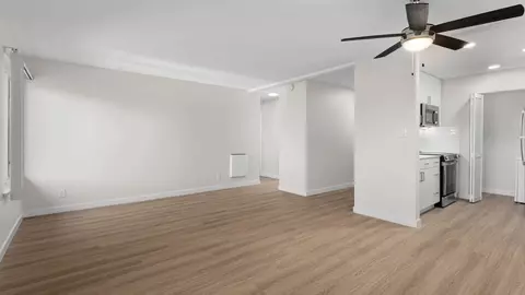 1080 Carolan Ave #204, Burlingame, CA 94010