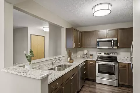 13301 Maple Knoll Way #0910, Maple Grove, MN 55369