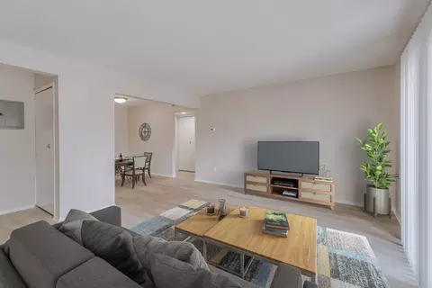 25010 W 8 Mile Rd #112, Southfield, MI 48033