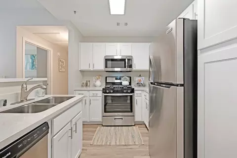 1350 Oak View Cir #144, Rohnert Park, CA 94928