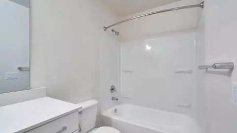 21623 16 Dr SE #201, Bothell, WA 98021