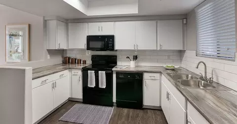 1100 E Osborn Rd #121, Phoenix, AZ 85014