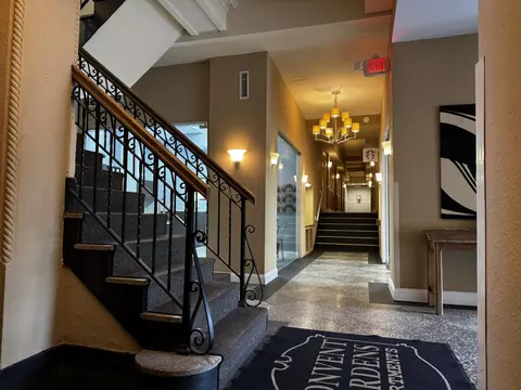 4497 Pershing Ave #211, Saint Louis, MO 63108