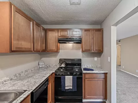 9213 W 79th St #011, Overland Park, KS 66204
