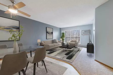 1105 Lions Park Dr #122, Elk River, MN 55330