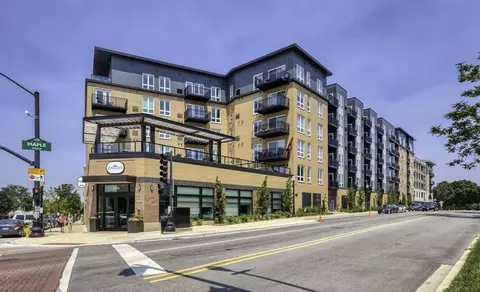 1010 Maple Ave #623, Downers Grove, IL 60515
