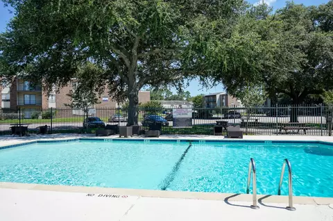 520 Dowlen Rd #17, Beaumont, TX 77706