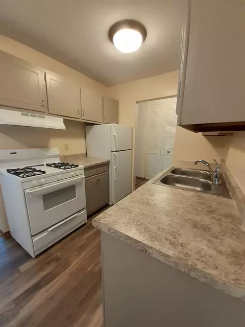 1000 County Road D W #1002-211, New Brighton, MN 55112