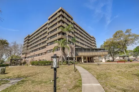400 E Howry Ave #14, Deland, FL 32724