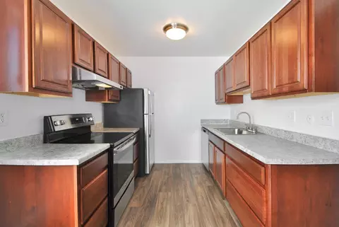 28801 Imperial Dr #185, Warren, MI 48093