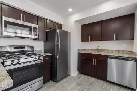 25 Hickory Pl #H-17, Chatham, NJ 07928